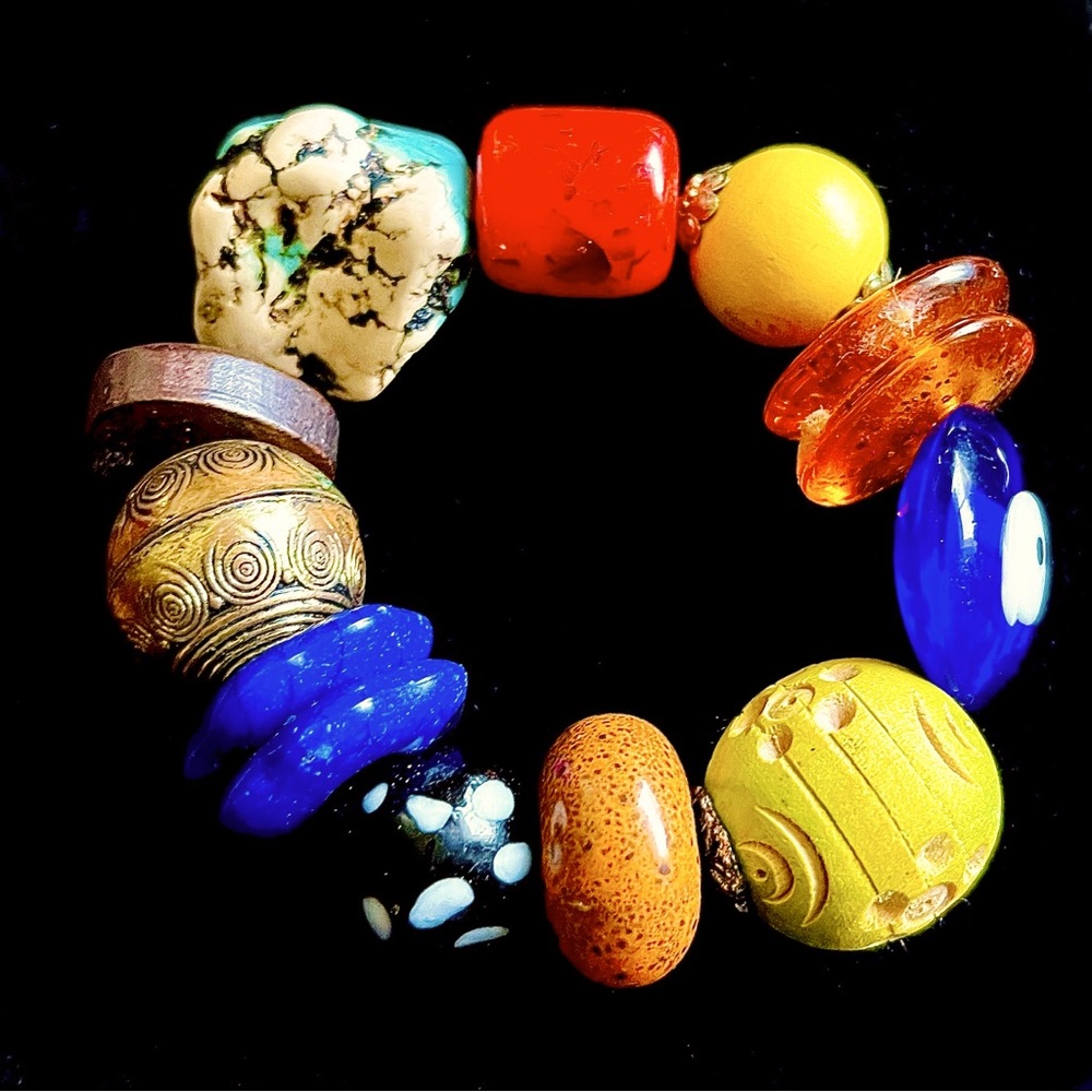 Unique Vintage Multi-stone Bracelet. Very Colorful. Elastic.